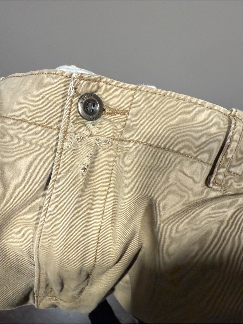 Levi's Strauss Classic Men's tan Chino Pants in Khaki W32 L34 image 3